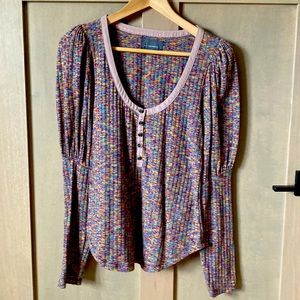 Like new Anthropologie scoop neck Henley puff sleeve top